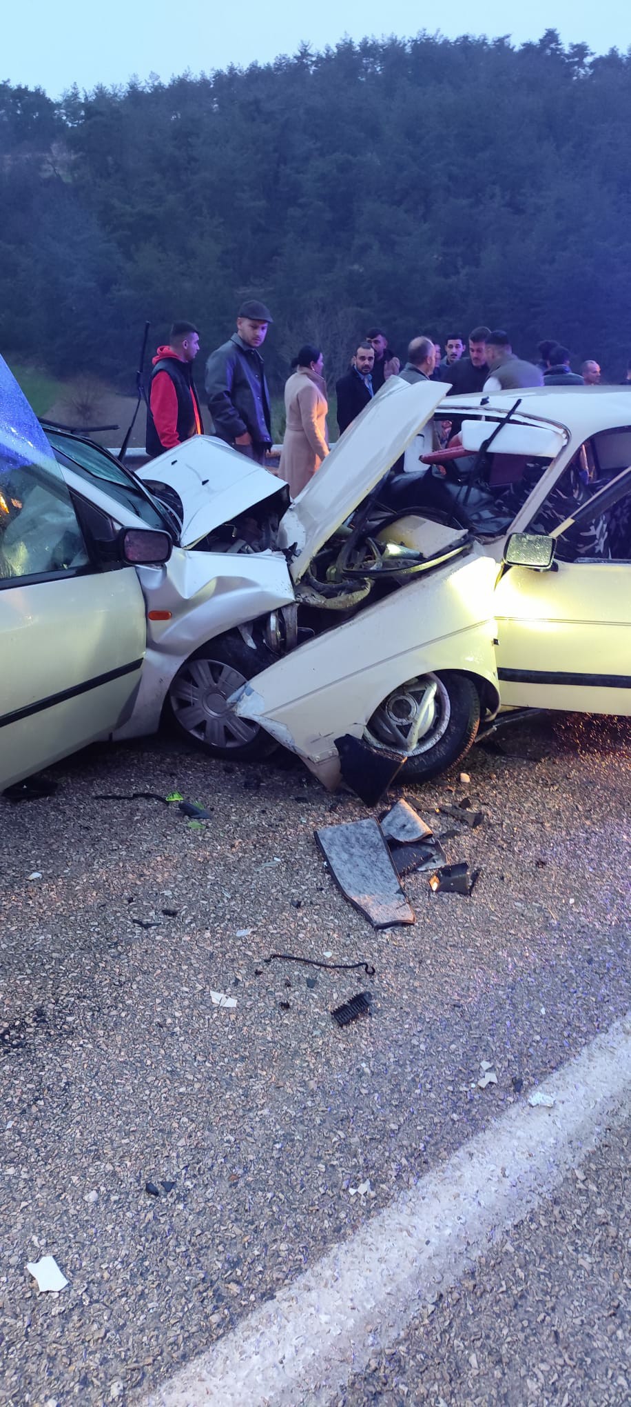 Osmaniye’nin Kadirli ilçesinde iki otomobilin çarpıştığı kazada 14 yaşındaki çocuk