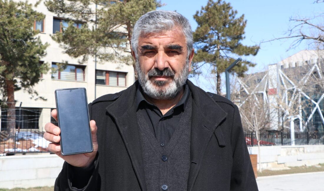Rojin Kabaiş’in Babası: 7 Aydır Tehdit Alıyorum Van’da hayatını kaybeden üniversite öğrencisi Rojin Kabaiş’in babası Nizamettin Kabaiş,