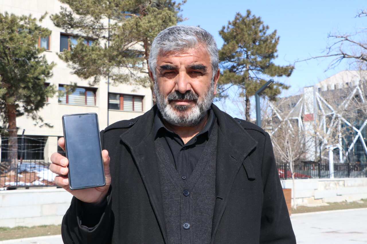 Van’da hayatını kaybeden üniversite öğrencisi Rojin Kabaiş’in babası Nizamettin Kabaiş,