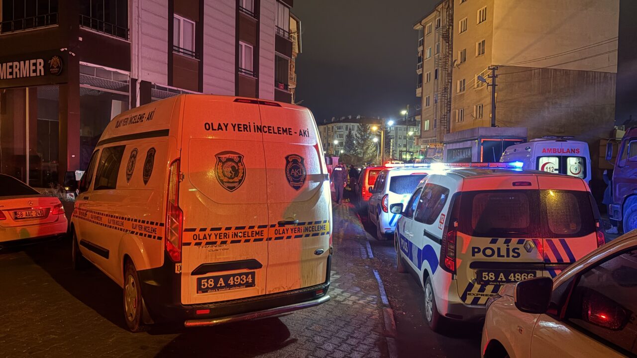 Sivas’ta iftar saatinde yaşanan tartışma trajediye dönüştü. 15 yaşındaki çocuk,