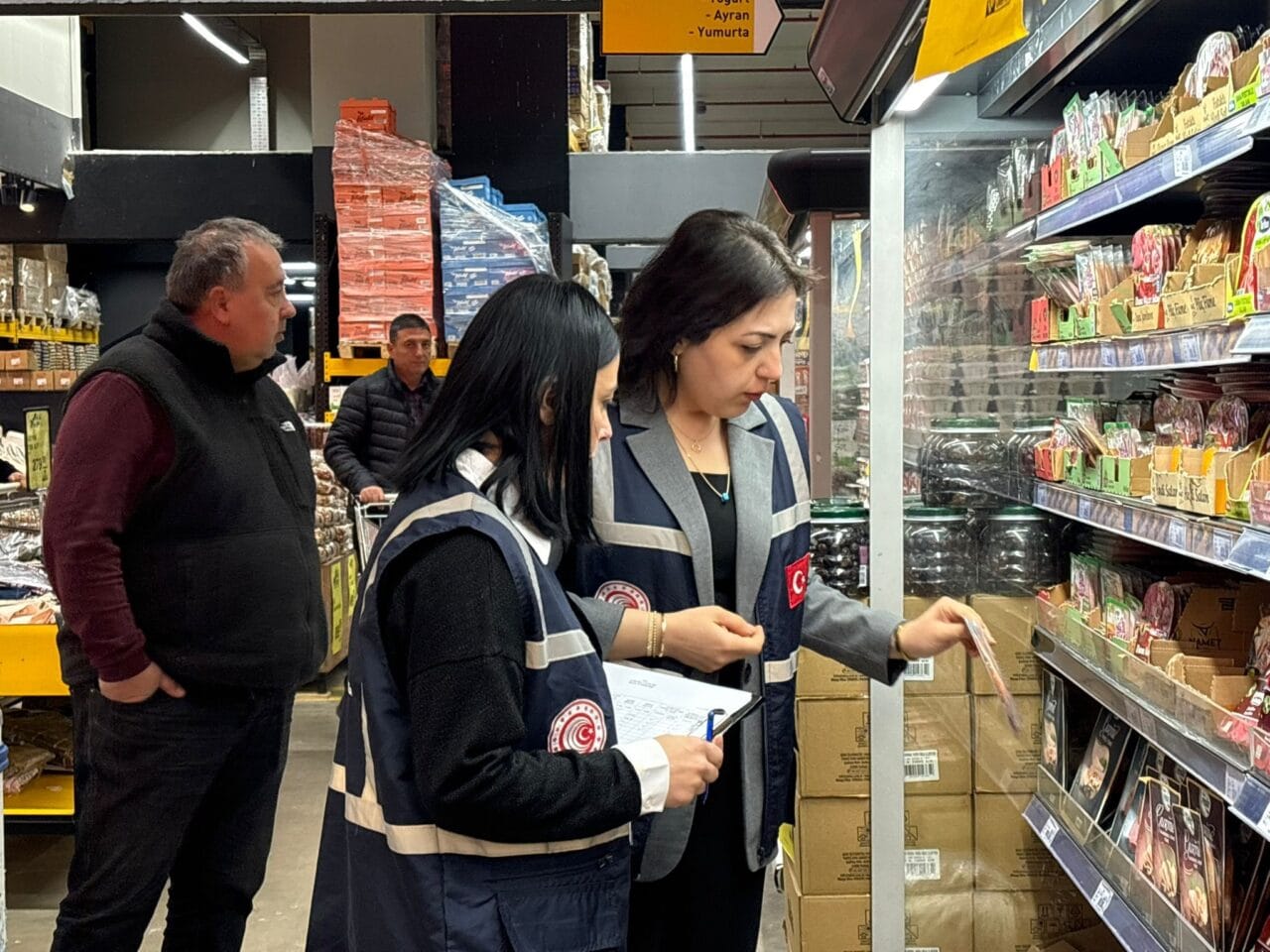 Ticaret Bakanlığı, Ramazan Bayramı öncesi Ankara'da gıda ve tüketim ürünleri