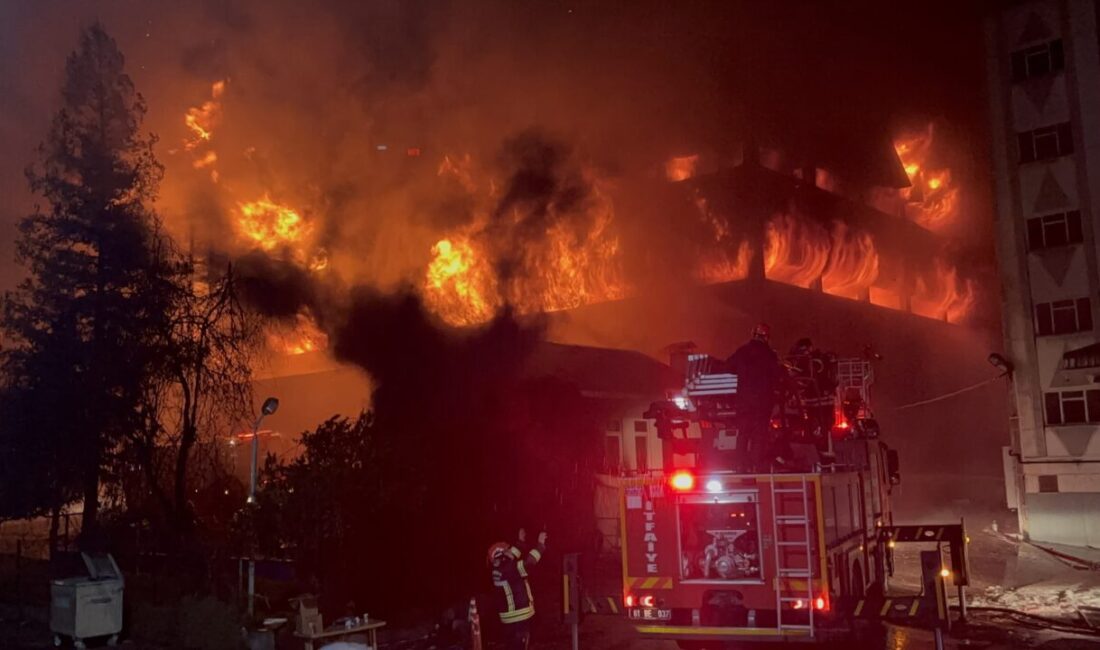 Trabzon’un Arsin ilçesinde fındık fabrikasında çıkan yangın büyüyerek fabrikanın büyük