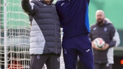 Trabzonspor yardımcı antrenörü Orhan Kaynak, akşam saatlerinde geçirdiği kalp krizi