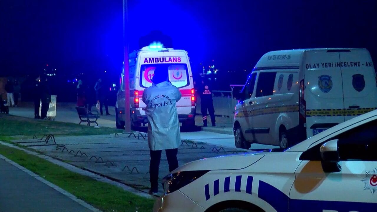 İstanbul Zeytinburnu Kazlıçeşme sahilinde denizde anne ve kızının cansız bedenleri