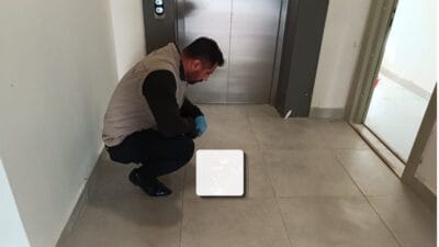Adıyaman’ın Besni ilçesinde apartman girişinde parçalanmış halde yavru kedi bulundu.