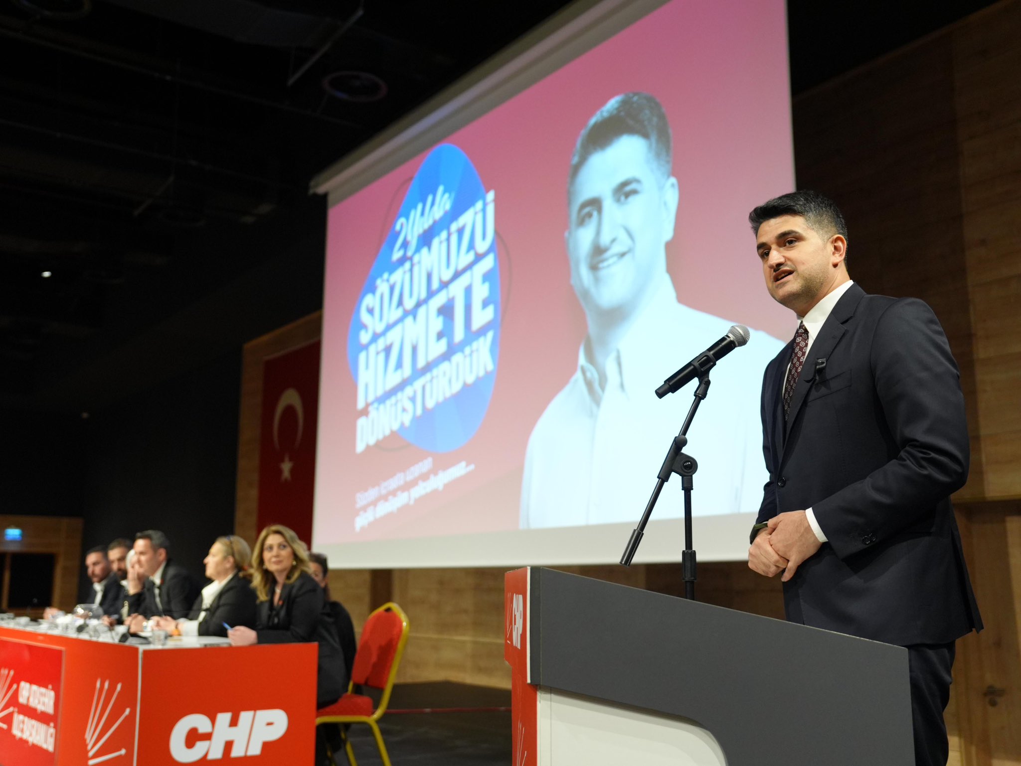 İçişleri Bakanlığı, rüşvet ve örgüt suçlamasıyla tutuklanan Ataşehir Belediye Başkanı