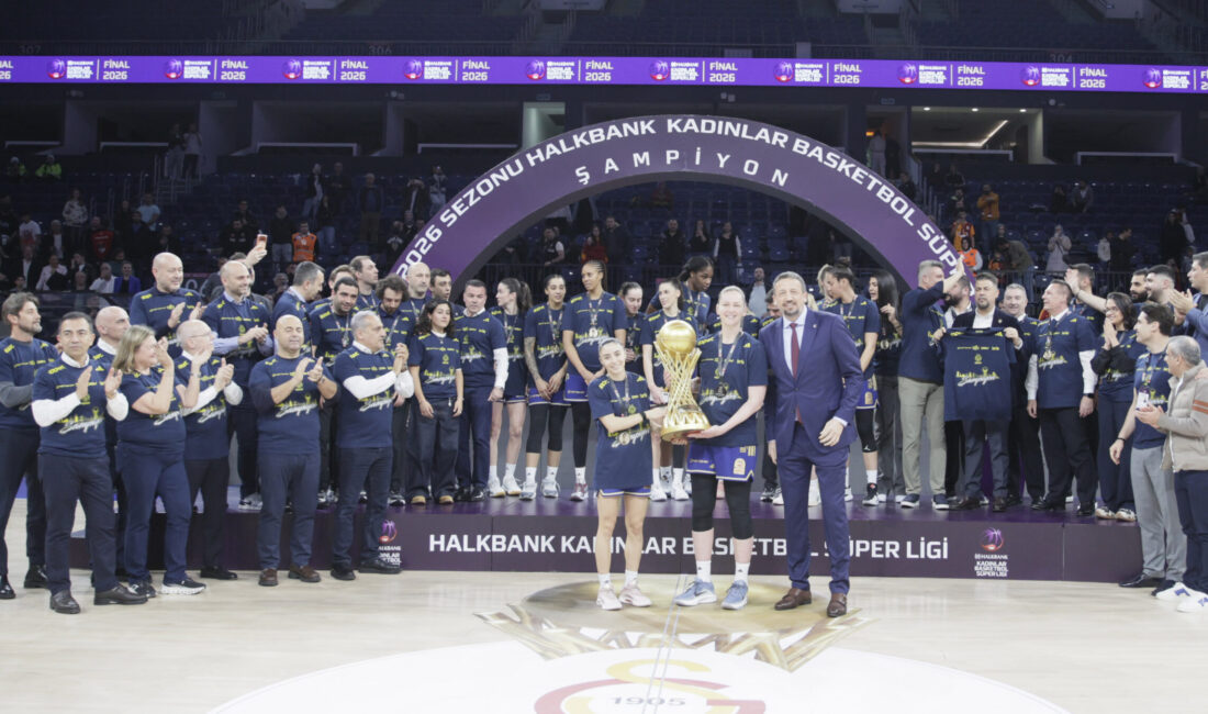 Fenerbahçe Opet, Kadınlar Basketbol Süper Ligi’nde sezonu namağlup şampiyon tamamladı.
