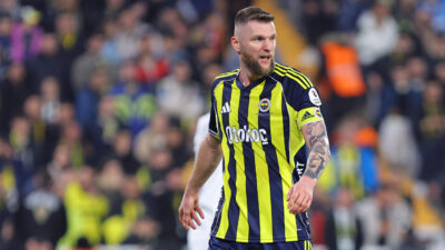 Fenerbahçe, Süper Lig’de Rizespor karşısında 2-1 öne geçtiği maçta uzatma