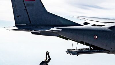 NATO, Türkiye’de yapılacak zirve öncesi yaptığı paylaşımlarda Türk paraşütçülere ve