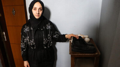 Adana’da anahtarı kapı önüne bırakan 2 çocuk annesi kadının evine