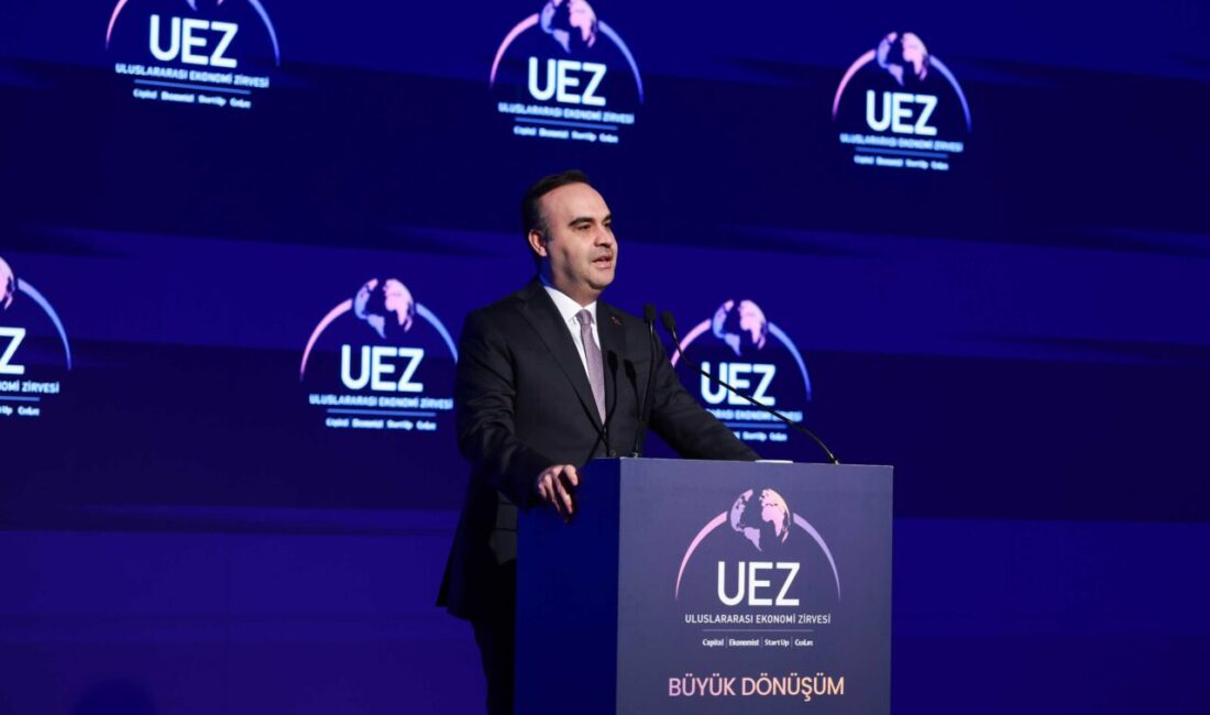 Bakan Kacır, küresel ekonomide ağırlık merkezinin Doğu’ya kaydığını belirtti. Türkiye’nin