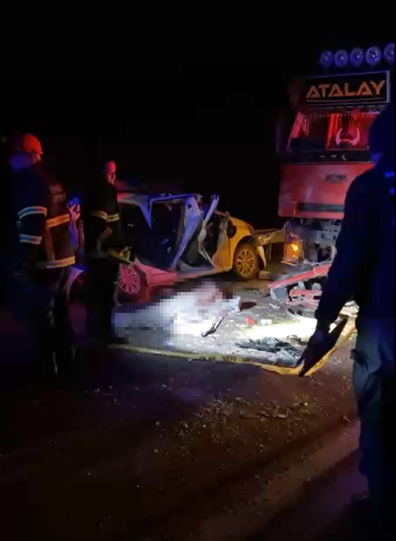 Burdur’da otomobil ile kamyonun çarpıştığı kazada 1 kişi hayatını kaybetti,