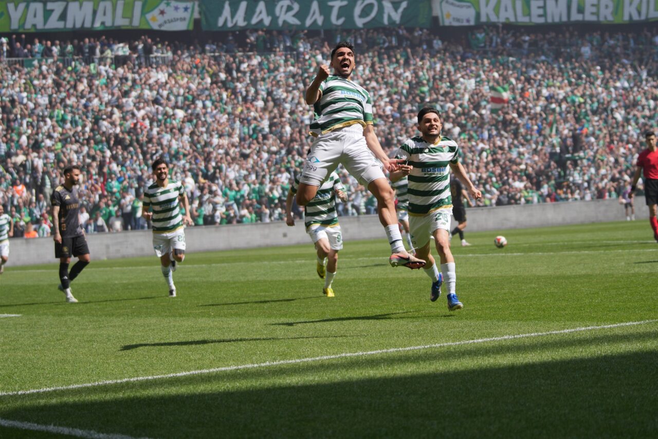 Bursaspor, Somaspor’u 5-1 mağlup ederek 2’nci Lig’de şampiyonluğunu ilan etti