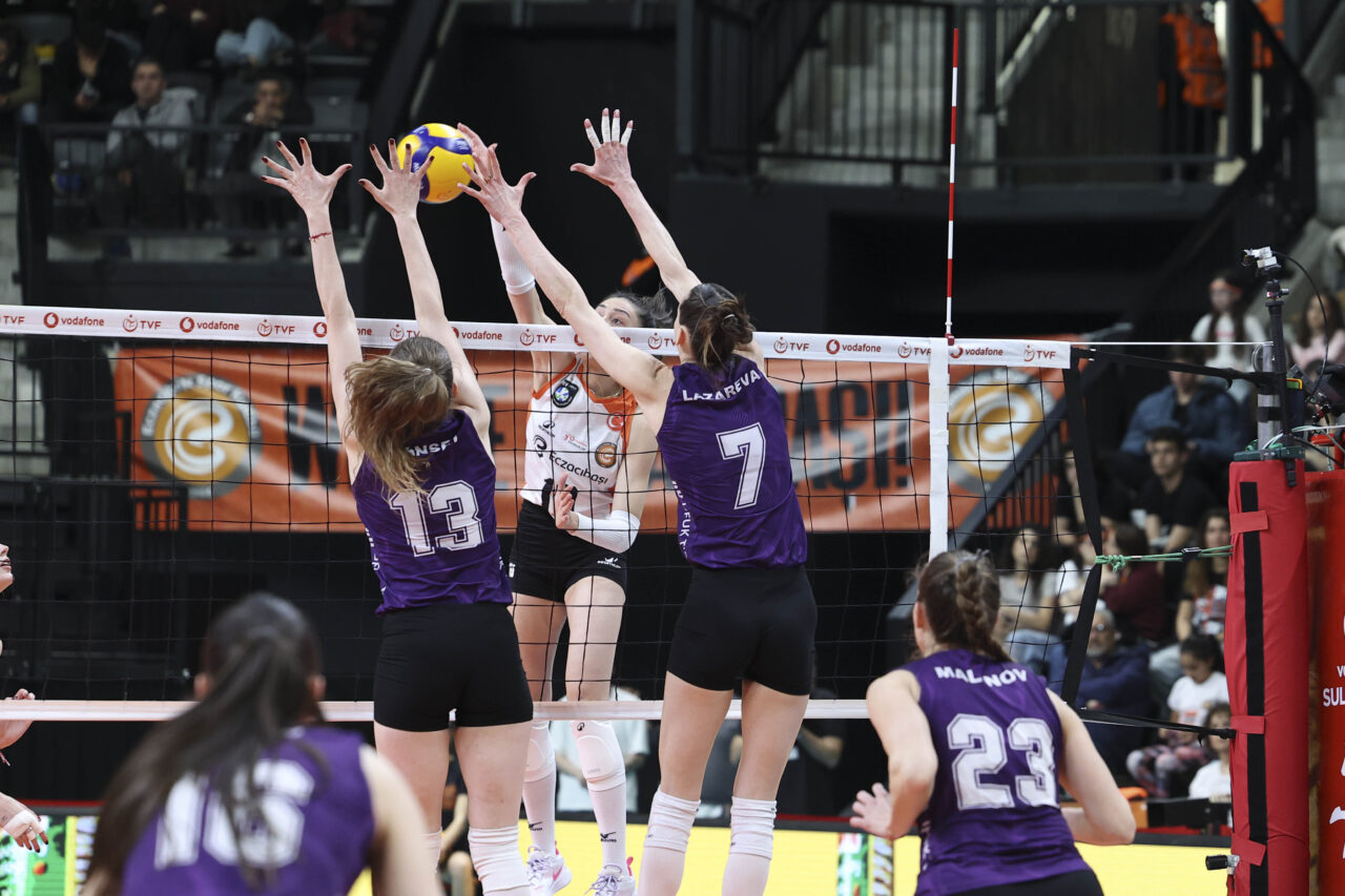 Eczacıbaşı Dynavit, Sultanlar Ligi play-off 3-4 etabı ilk maçında Zeren