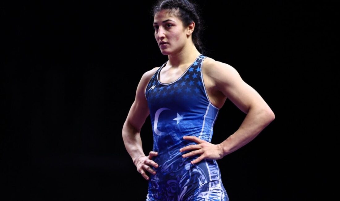 Milli güreşçi Elvira Kamaloğlu, Avrupa Güreş Şampiyonası’nda finalde mağlup olarak