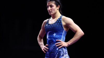 Milli güreşçi Elvira Kamaloğlu, Avrupa Güreş Şampiyonası’nda finalde mağlup olarak