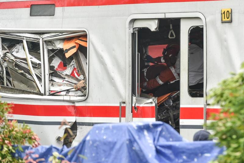 Endonezya’da Tren Kazası: 14 Ölü, 38 Yaralı Endonezya’da iki trenin çarpıştığı kazada 14 kişi hayatını kaybetti, 38