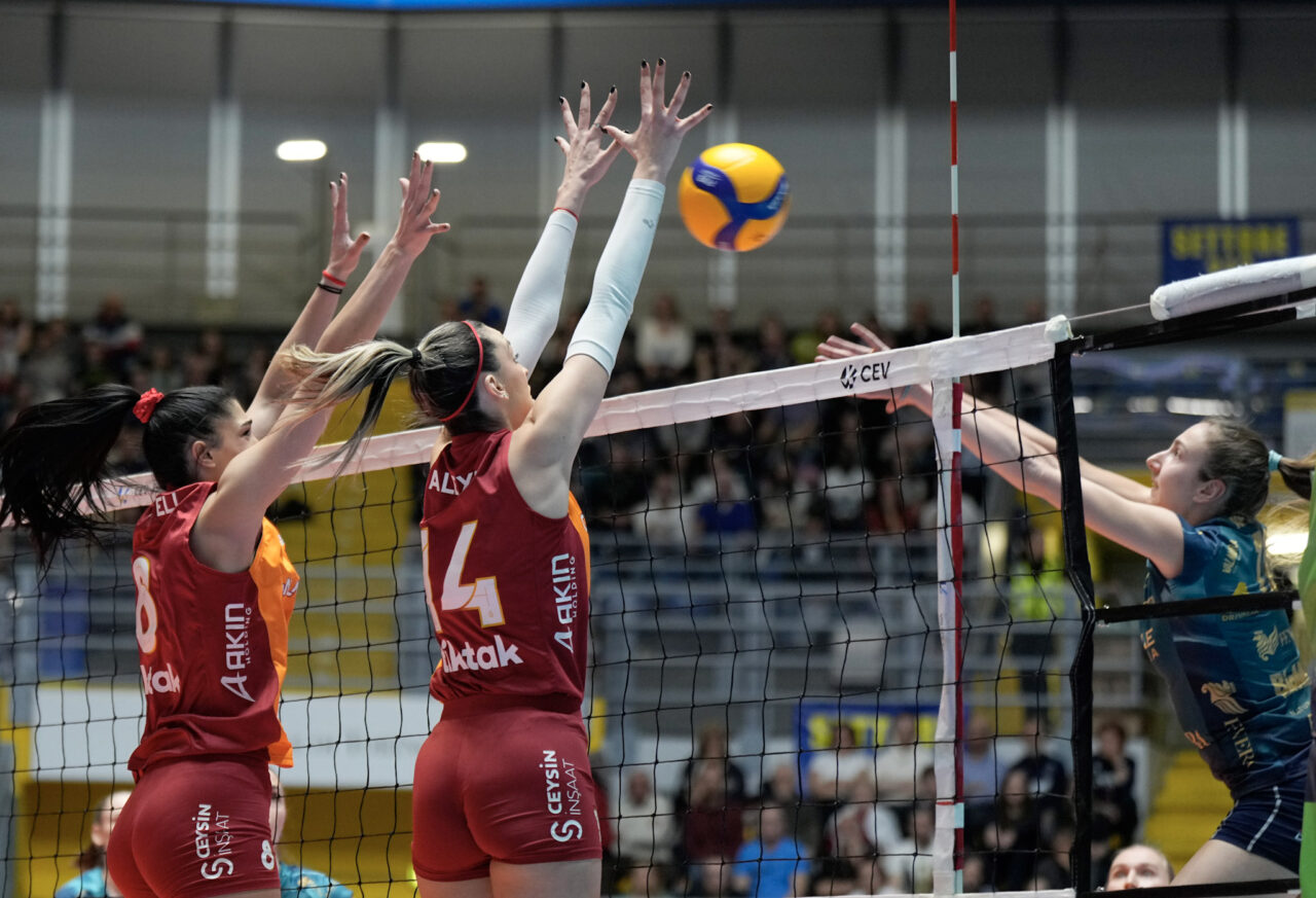 Galatasaray Daikin, CEV Kupası finalinin ilk maçında İtalya’da Chieri’yi 3-2