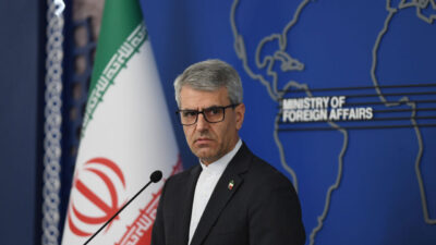 İran, Trump’ın zenginleştirilmiş uranyumun ABD’ye taşınacağı iddiasını reddetti. Yetkililer, uranyumun