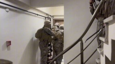 İstanbul’da organize suç örgütlerine yönelik düzenlenen operasyonda, 5 ilçede 6