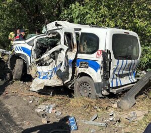 İzmir'de fren sistemi arızalanan bir TIR, birçok araca çarparak kazaya