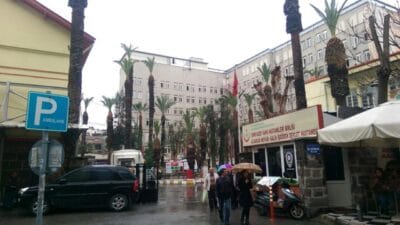 İzmir’in Gaziemir ilçesinde kalp krizinden hayatını kaybeden oğlunun ardından anne