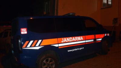 Kahramanmaraş’ta bir kişi, tartıştığı eşini tabancayla vurarak öldürdü. Olay sonrası