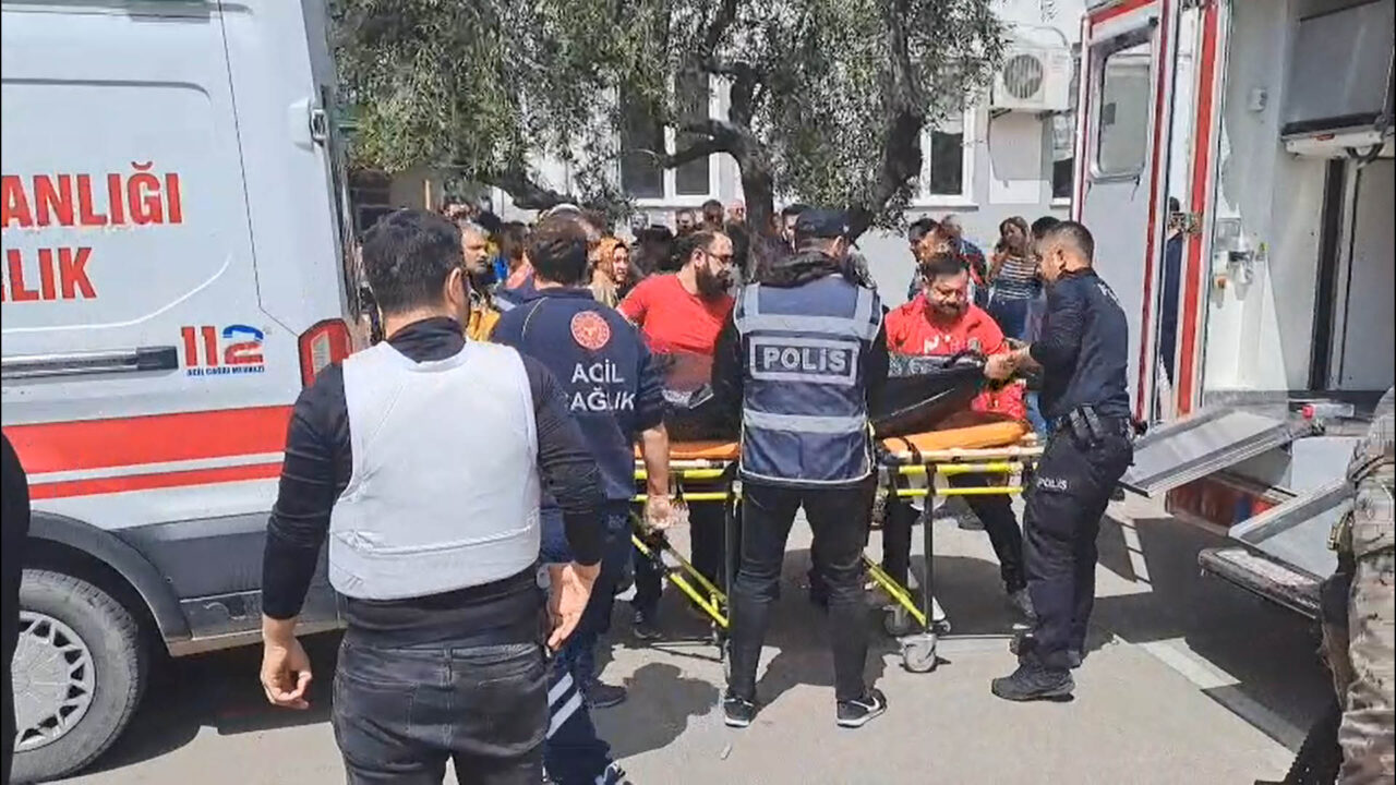 Kahramanmaraş’taki okul saldırısına ilişkin yürütülen soruşturmada saldırganın babası tutuklandı. Emniyet