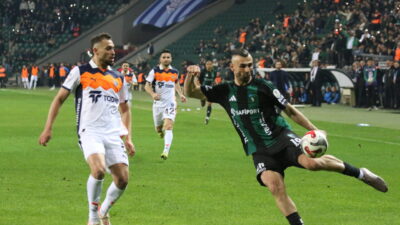 Kocaelispor ile RAMS Başakşehir FK arasında oynanan Süper Lig karşılaşması