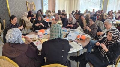 Malatya’da düzenlenen el örgüsü yarışmasında 90 kadın 40 dakika boyunca