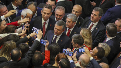 CHP Genel Başkanı Özgür Özel, TBMM’de düzenlenen 23 Nisan resepsiyonunda