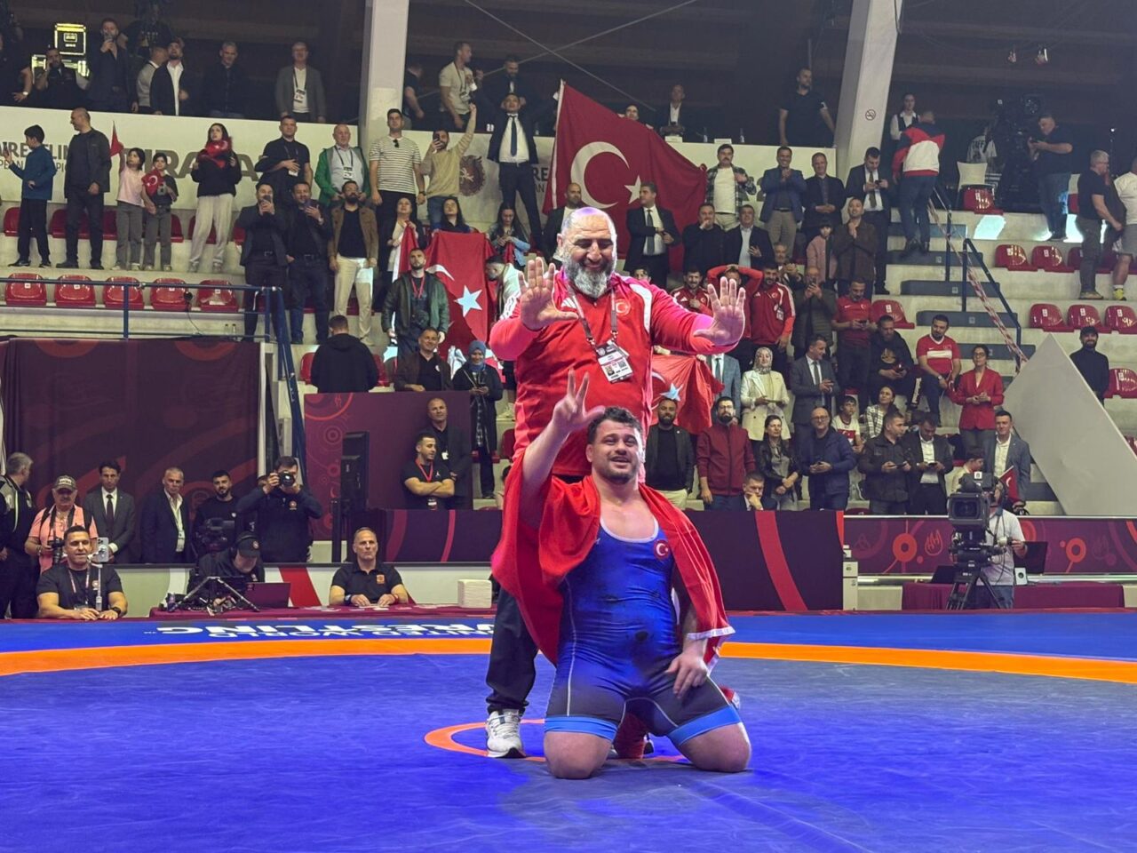 Milli güreşçi Rıza Kayaalp, Avrupa Güreş Şampiyonası’nda 13’üncü kez altın