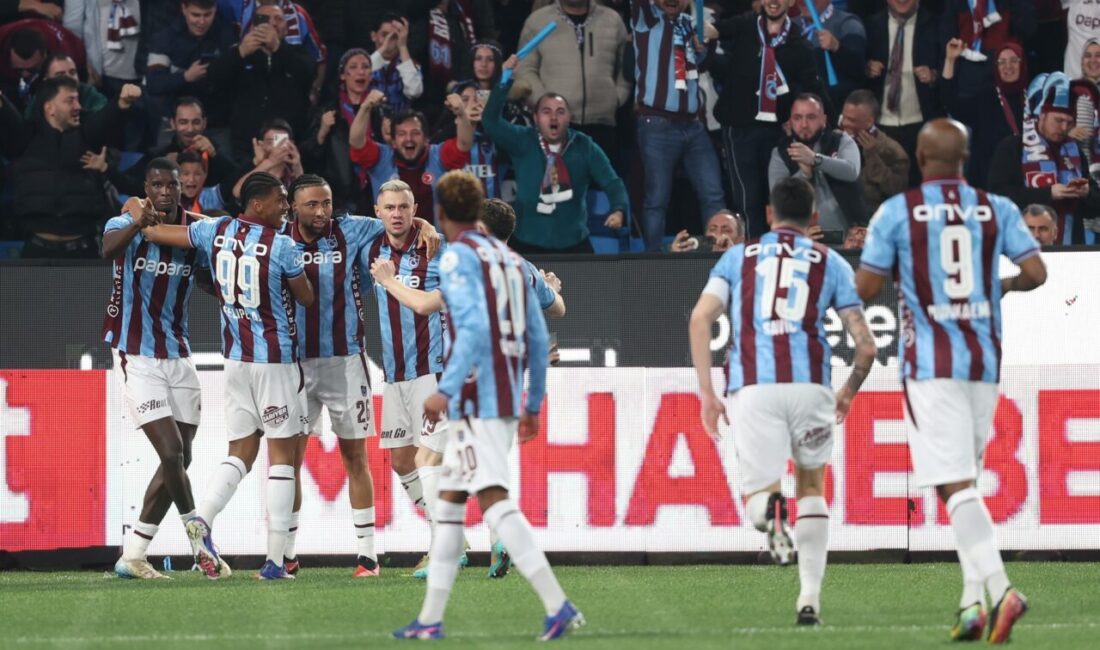 Trabzonspor, Süper Lig’in 28. haftasında lider Galatasaray’ı sahasında 2-1 mağlup