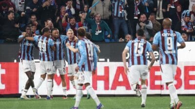 Trabzonspor, Süper Lig’in 28. haftasında lider Galatasaray’ı sahasında 2-1 mağlup