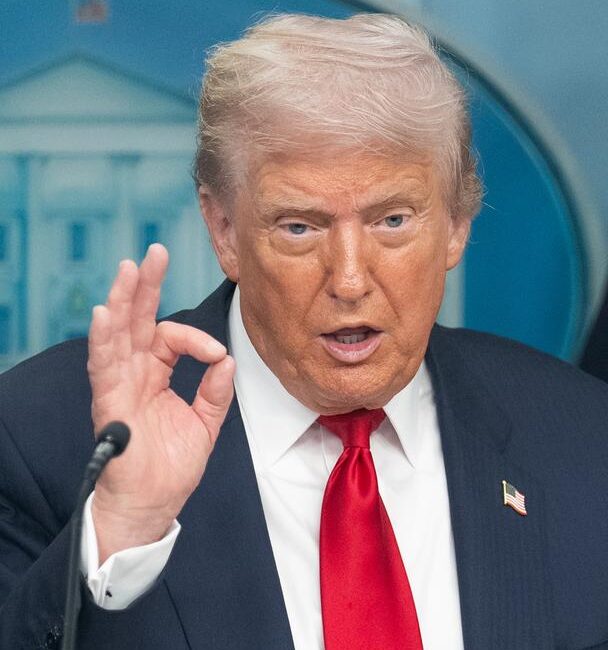 ABD Başkanı Donald Trump, İran’da düşürülen F-15 uçağının kayıp pilotuna