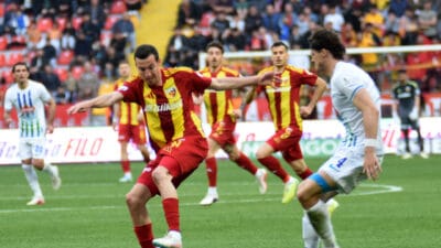 Kayserispor, Süper Lig’de sahasında Rizespor’u 2-0 mağlup etti. Ev sahibi
