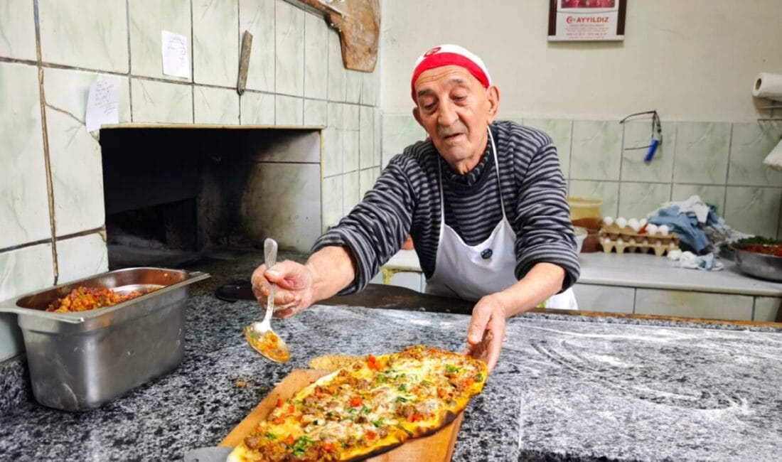 Artvin’de yaşayan 82 yaşındaki pide ustası Habip Kantar, 65 yıldır