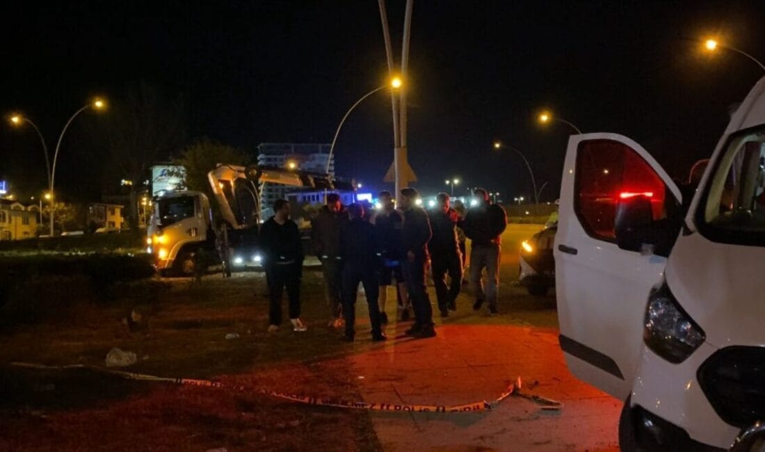 Ankara’da Feci Kaza: Motosiklet Aydınlatma Direğine Çarptı, Sürücü Hayatını Kaybetti Ankara Pursaklar'da gece yarısı üzücü bir kaza meydana geldi. Özal
