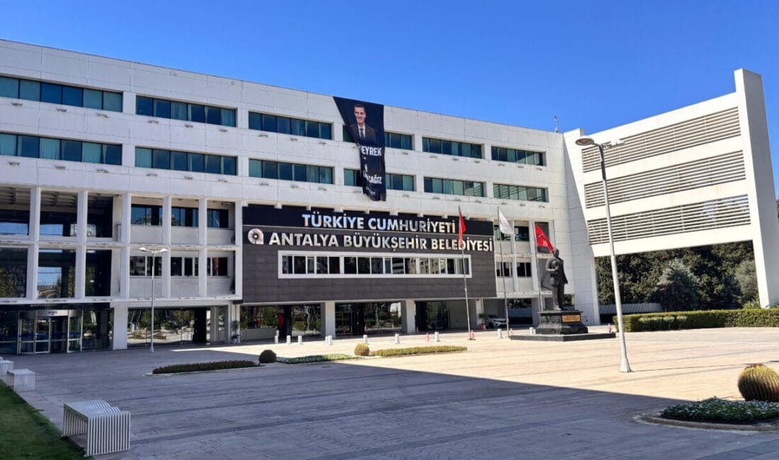 Antalya’da ANSET Operasyonu: İkinci Dalga Başladı, 25 Gözaltı Antalya Büyükşehir Belediyesi iştiraki ANSET'te yolsuzluk iddiaları büyüyor. İlk dalgada