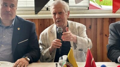 Aziz Yıldırım'dan Fenerbahçe taraftarına canlı yayında şampiyonluk sözü: "Gerekirse tribüne