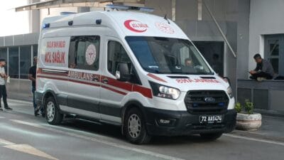 Batman'da havuz kenarında oynayan 3 yaşındaki çocuk dengesini kaybedip suya