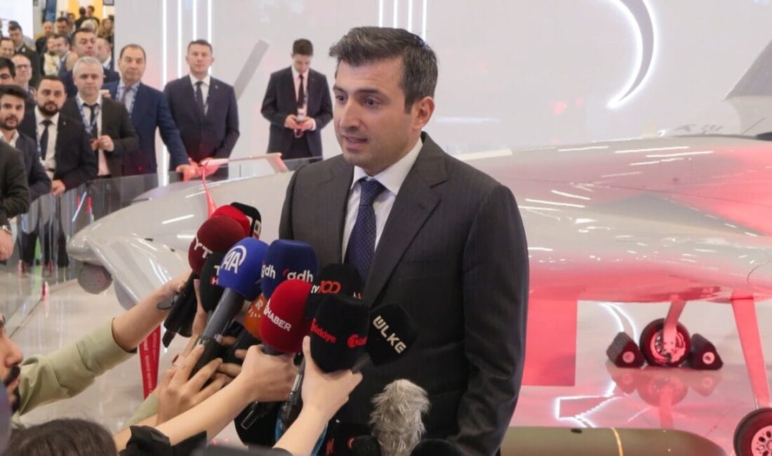 Bayraktar’dan Yeni Kamikaze İHA Teknolojisi Açıklaması Selçuk Bayraktar, SAHA 2026 Fuarı’nda yeni nesil kamikaze İHA sistemlerini