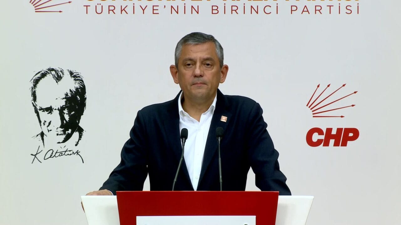 Cumhuriyet Halk Partisi'nin 38'inci Olağan Kurultayı'nda delege oylarını haksız yöntemlerle