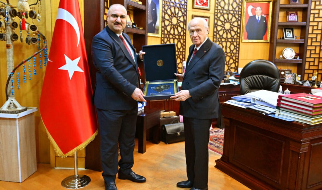 Devlet Bahçeli’den Ankara’da Tarihi Kabul: Kerkük Valisi’ni Ağırladı Ankara'da tarihi buluşma: Devlet Bahçeli, Kerkük'ün ilk Türkmen Valisi'ni ağırlayarak