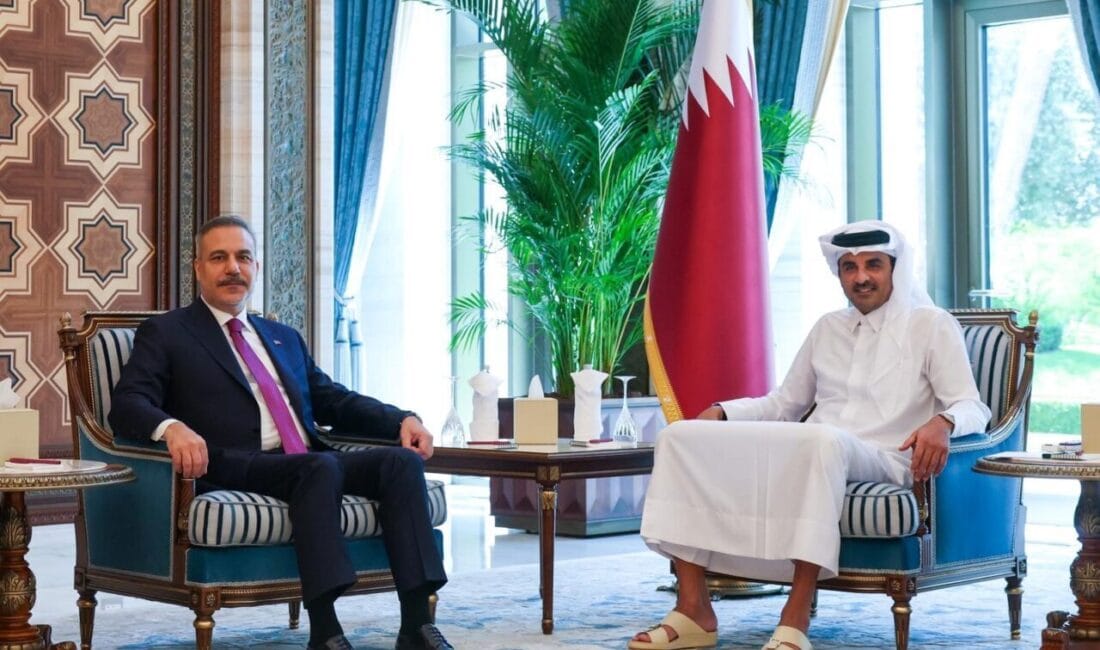 Doha’da Kritik Görüşme: Bakan Fidan, Katar Emiri Al Sani ile Bir Araya Geldi Dışişleri Bakanı Hakan Fidan, Katar'da devletin zirvesiyle buluştu. Katar Emiri