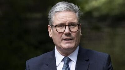 İngiltere'de 7 Mayıs seçimleri sonrası Başbakan Keir Starmer'ın koltuğu sallanıyor.