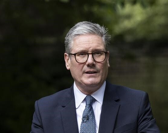 İngiltere'de 7 Mayıs seçimleri sonrası Başbakan Keir Starmer'ın koltuğu sallanıyor.