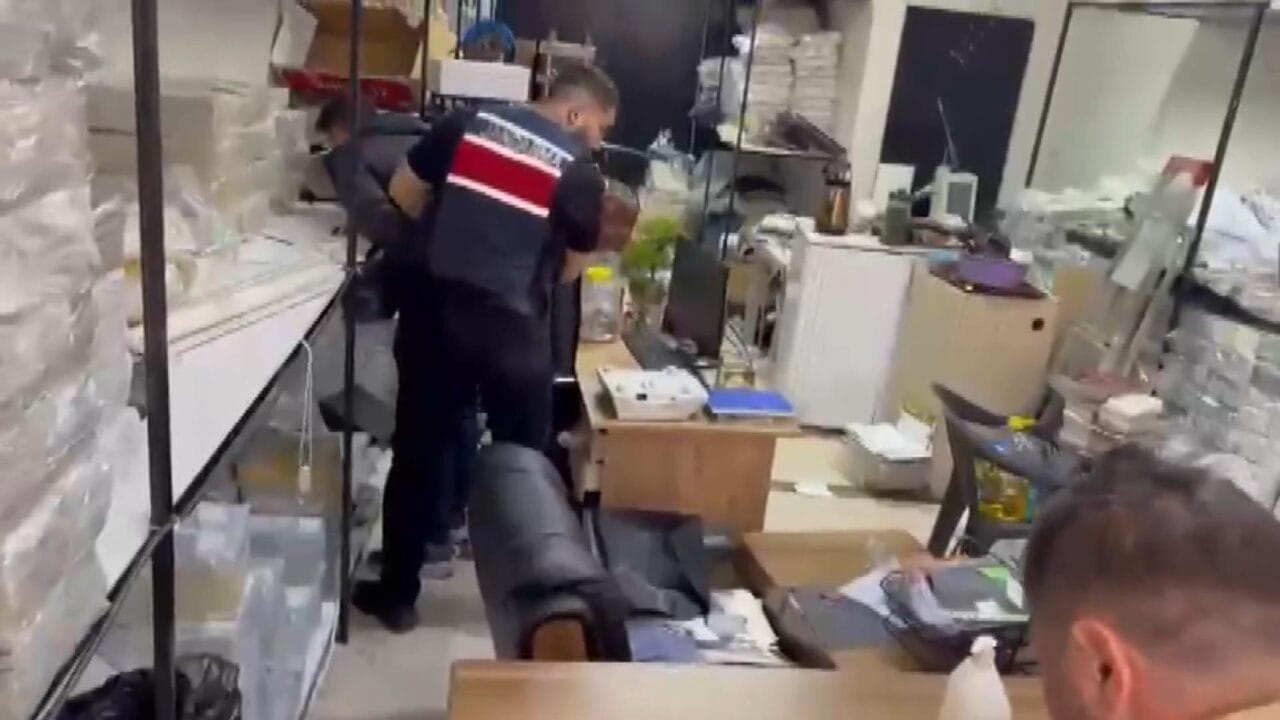 İstanbul’un Zeytinburnu ilçesinde düzenlenen operasyonda piyasa değeri 28,5 milyon lirayı