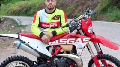 Bayram ziyaretine gidiyorlardı... ATV ile dereden geçmeye çalışan anne ve