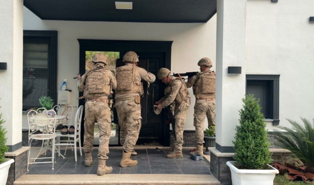 Muğla Merkezli 5 İlde ‘Daltonlar’ Operasyonu: 12 Gözaltı Muğla merkezli 5 ilde, kendilerini 'Daltonlar' olarak adlandıran bir suç